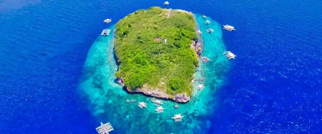 Pescador-Island-in-Moalboal-1030x675